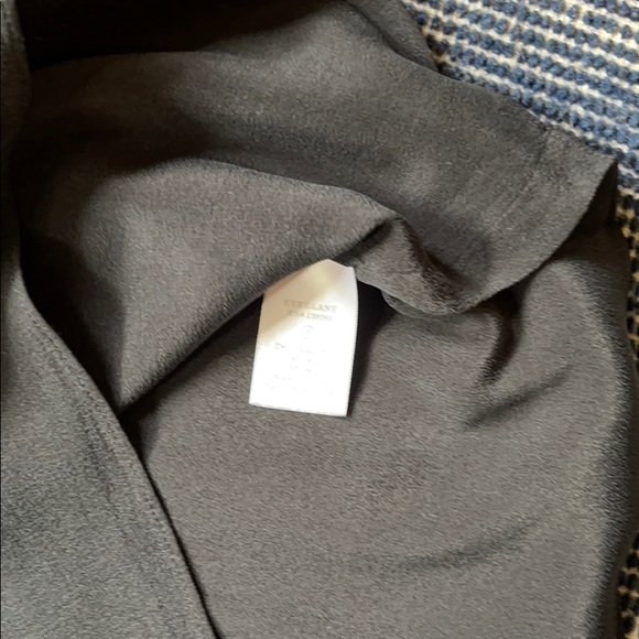 Everlane Silk Size 00 V-Neck Black Lined Blouse - Picture 8 of 12